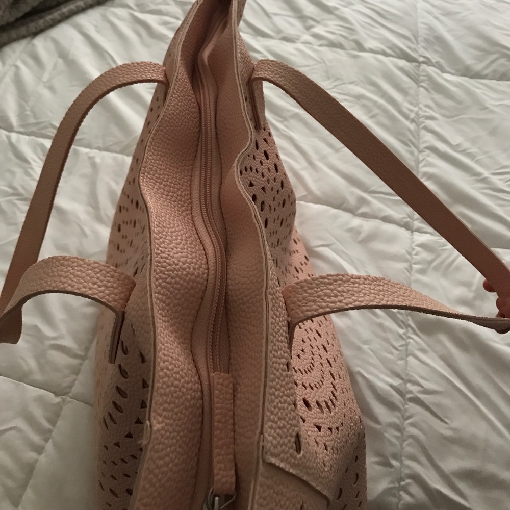 Pink purse - Picture 3 of 4